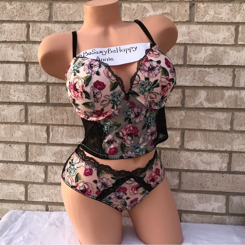 36C,36D,36DD/M Victoria’s Secret Bra Set